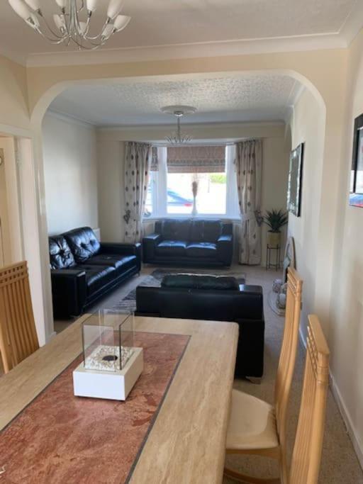 High Road, Stevenston, 15 Minutes Drive To Troon *