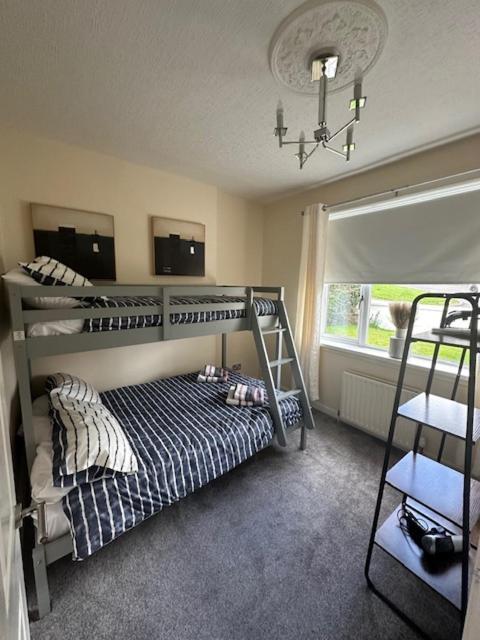 High Road, Stevenston, 15 Minutes Drive To Troon Villa